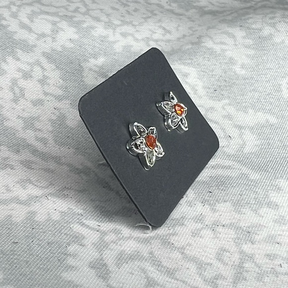 Metal-free Orange Star Earrings, Plastic Post Studs, Allergy Free Hypoallergenic - Picture 2 of 3